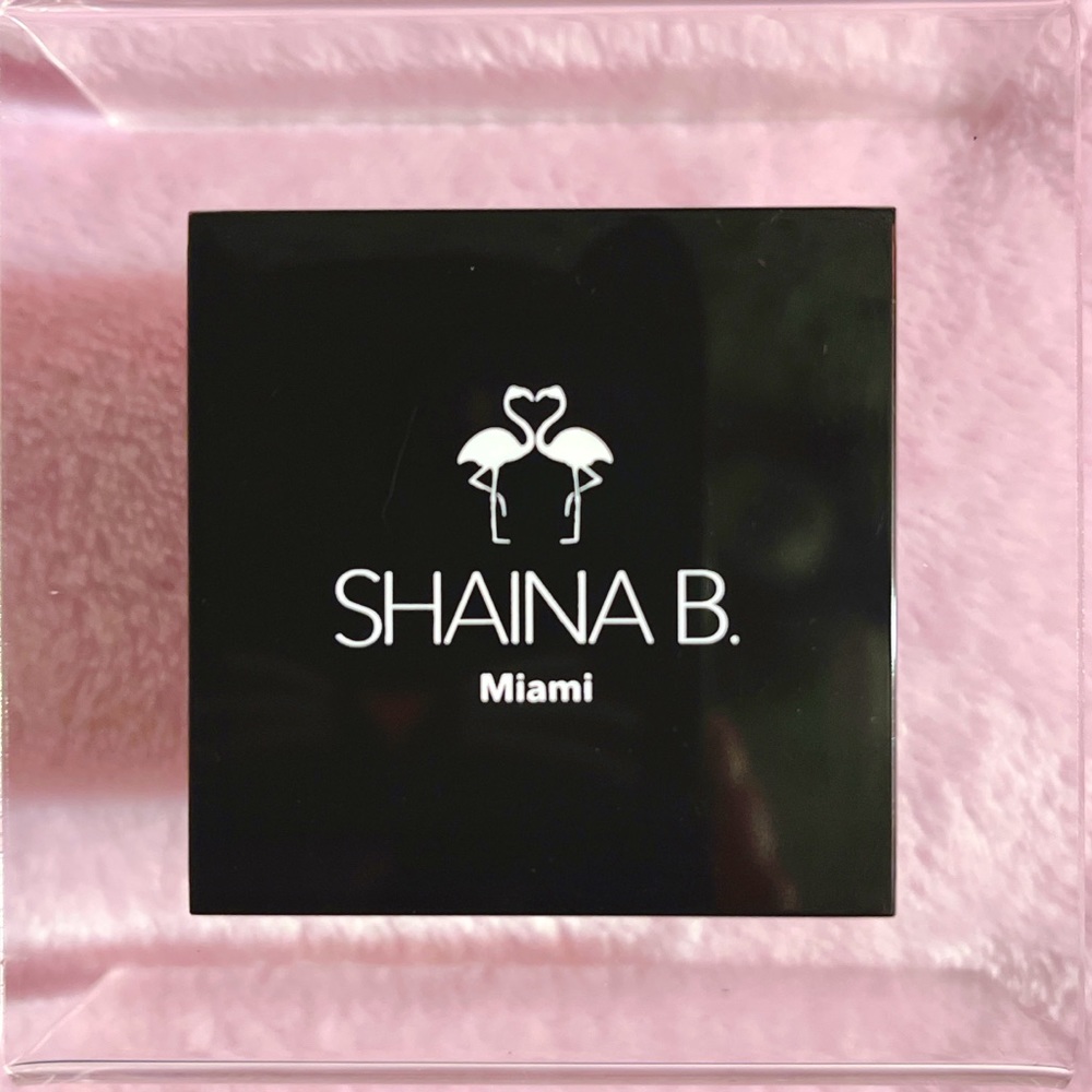 SHAINA B. Miami Highlighter — Beachy